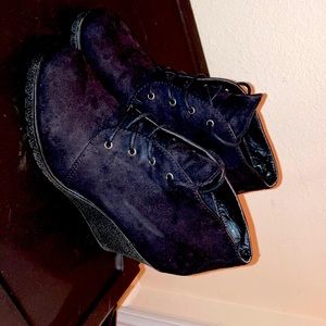 Wedge boots